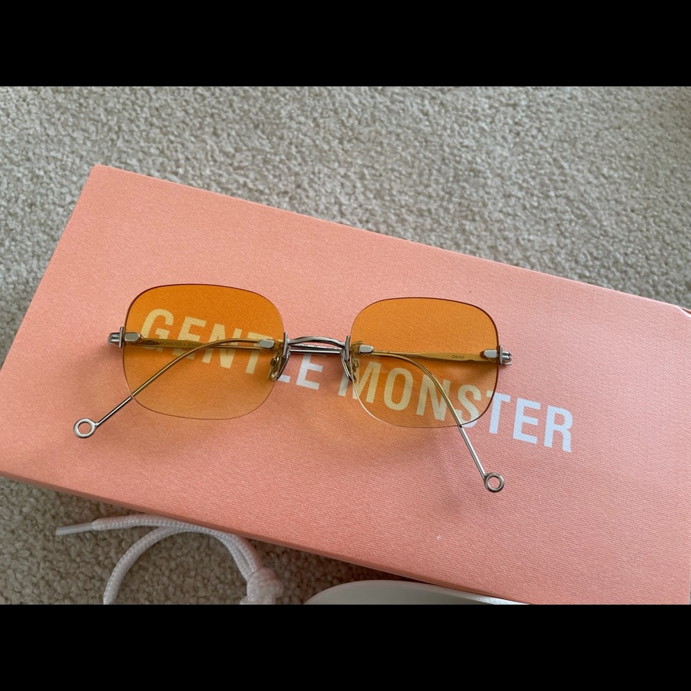 Gentle Monster Jennie Daisy in Yellow